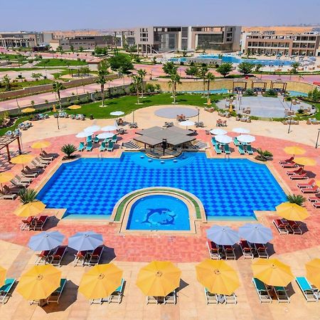 Tolip Gardens Hotel Каир Экстерьер фото The swimming pool at the resort