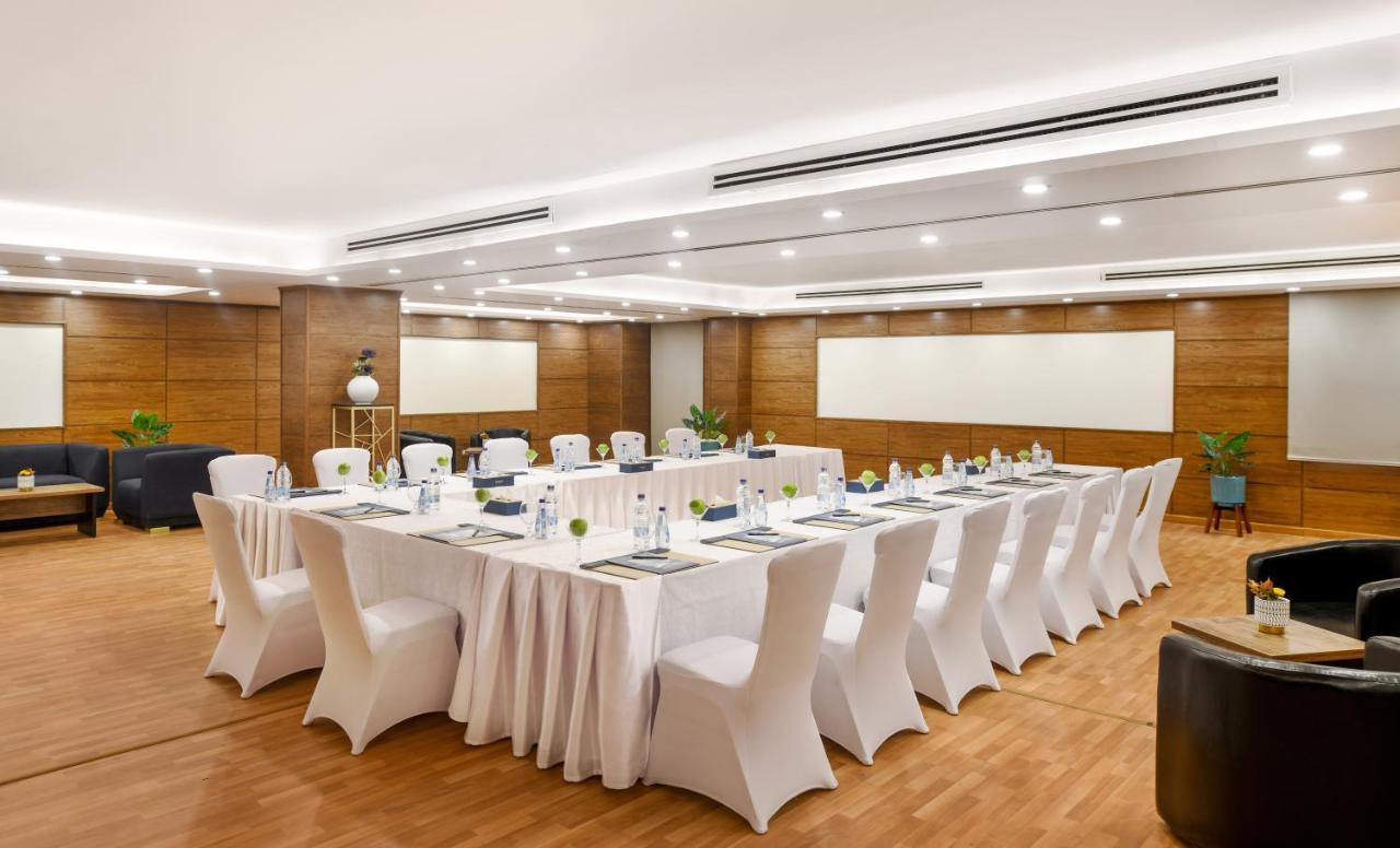 Tolip Gardens Hotel Каир Экстерьер фото Meeting room at the hotel